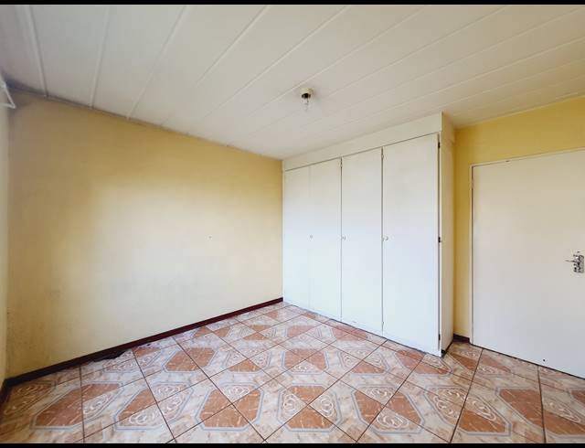 2 BEDROOM APARTMENT TO LET IN VORNA VALLEY